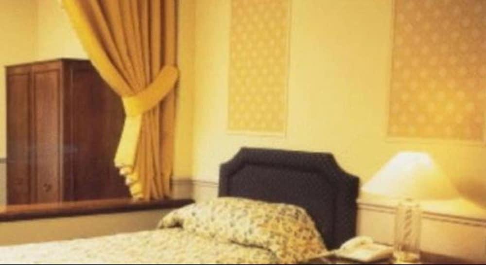 Barn London Hotel Ruislip