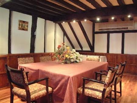 Barn London 3* Ruislip