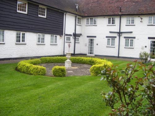 Barn London Hotel Ruislip